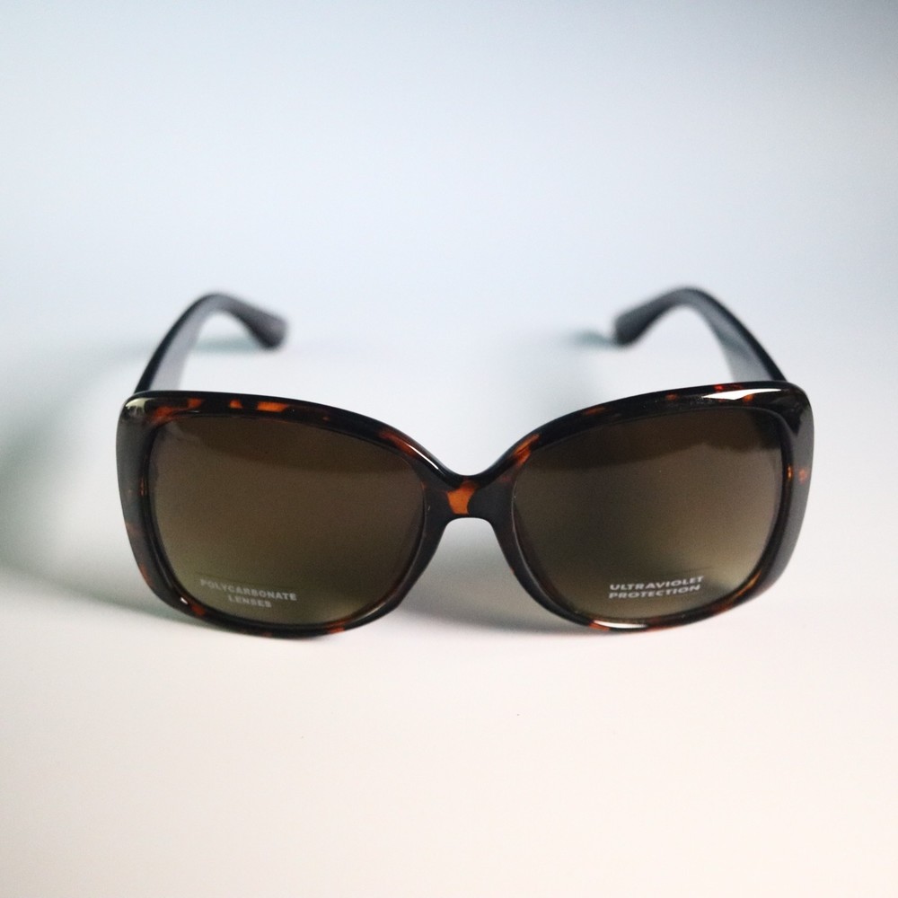 Sunglasses brown lenses frame oversized frame style UV protective N7